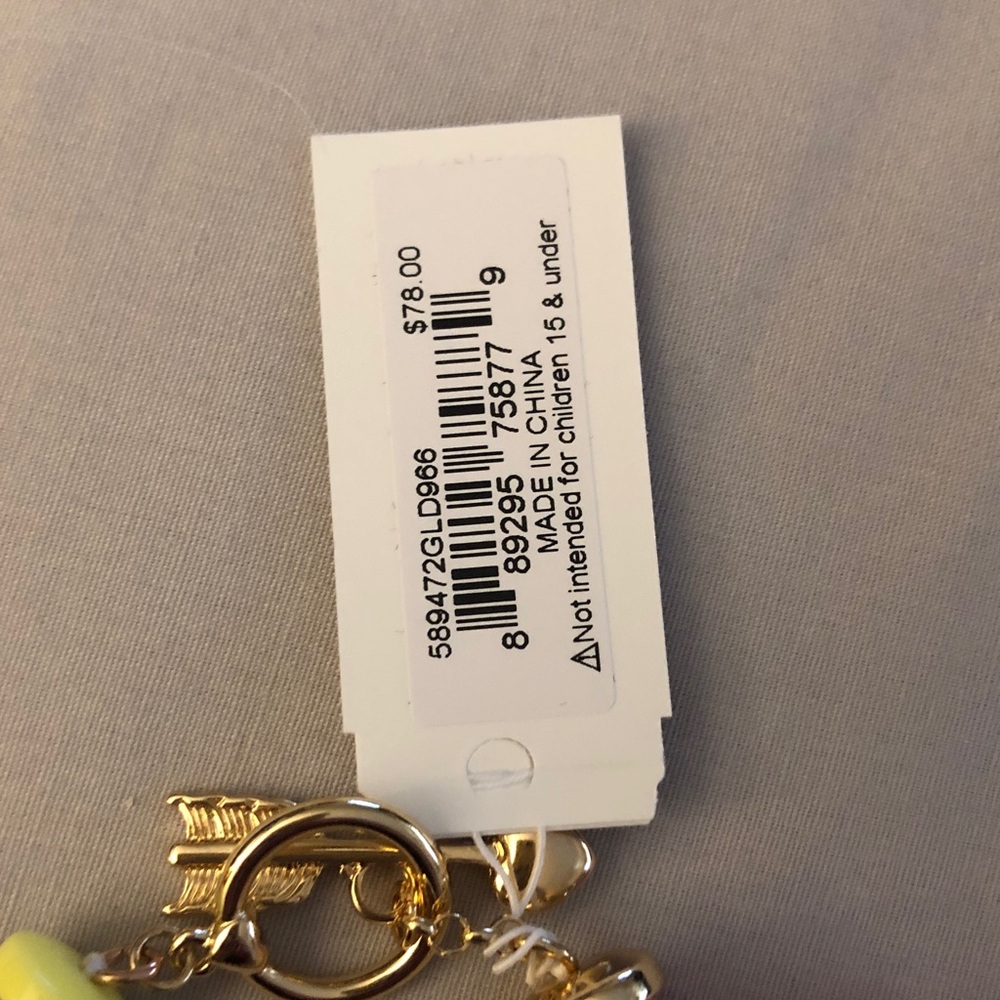 Betsey Johnson Gold Tone & Multi Color Beaded Bracelet Gummy Bear Charms NWT - Picture 4 of 12